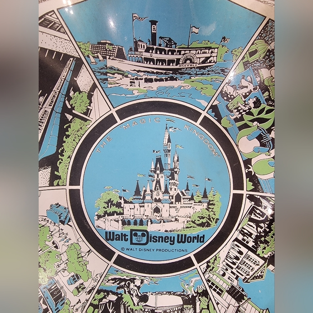 Vintage Walt Disney World Glass  Souvenir Trinket Dish - Picture 3 of 4